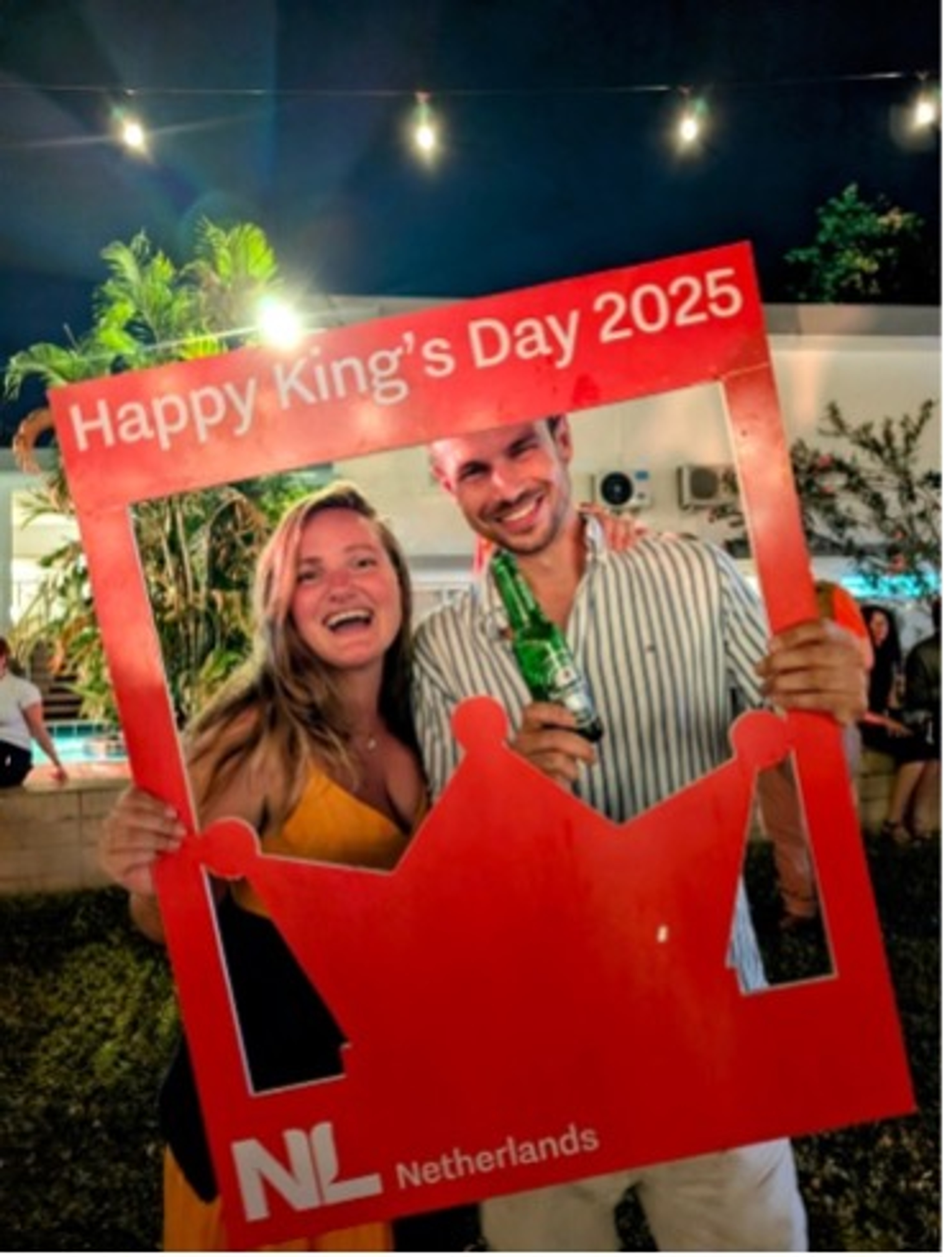 Floortje Einde Wereld Jasper Irene Koningsdag in Ivoorkust