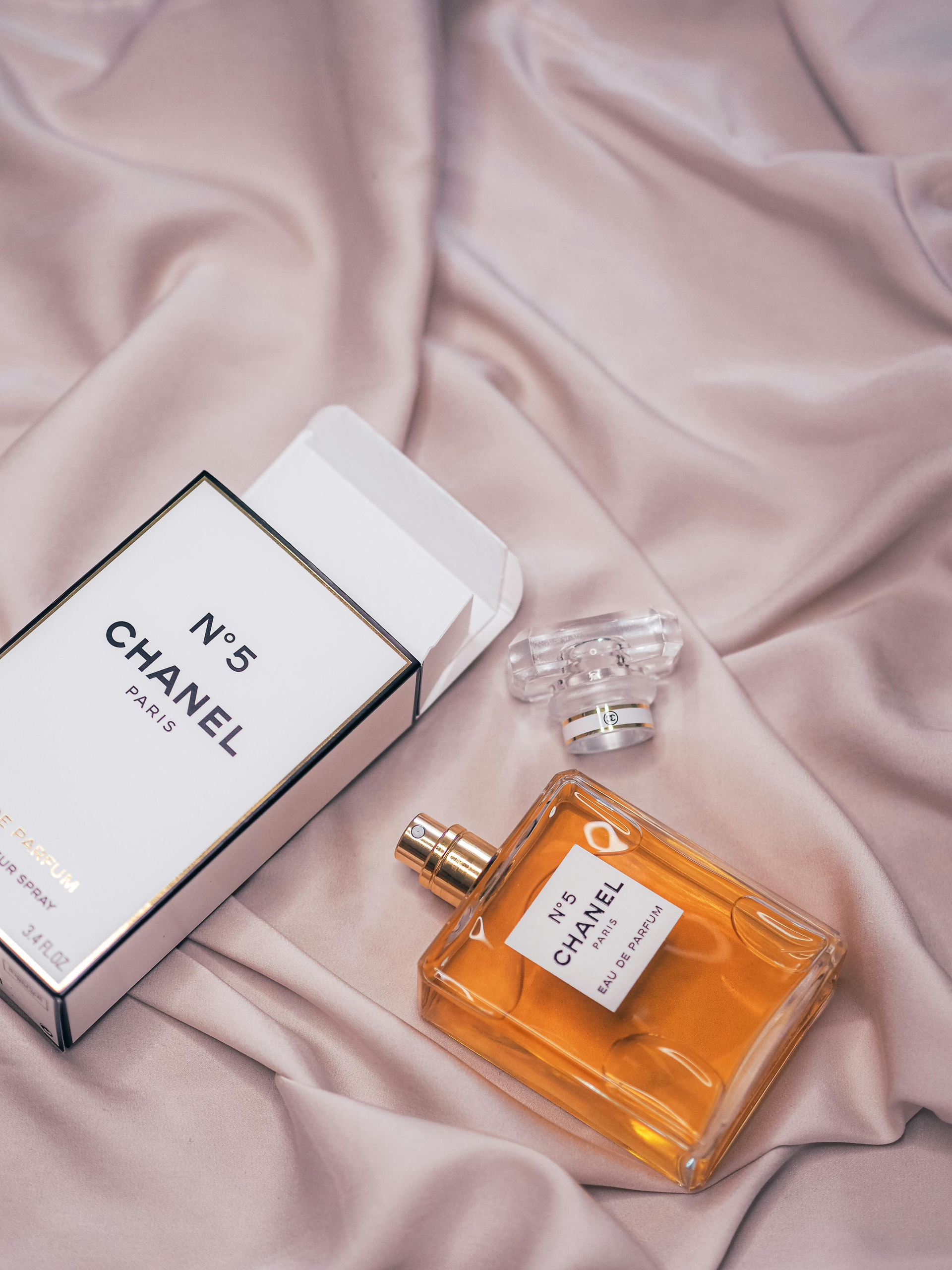 free-photo-of-box-and-vial-of-chanel-perfume
