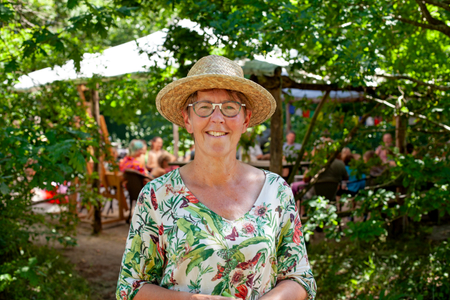 Afbeelding van Fenna woont in, en bouwt mee aan, een ecodorp
