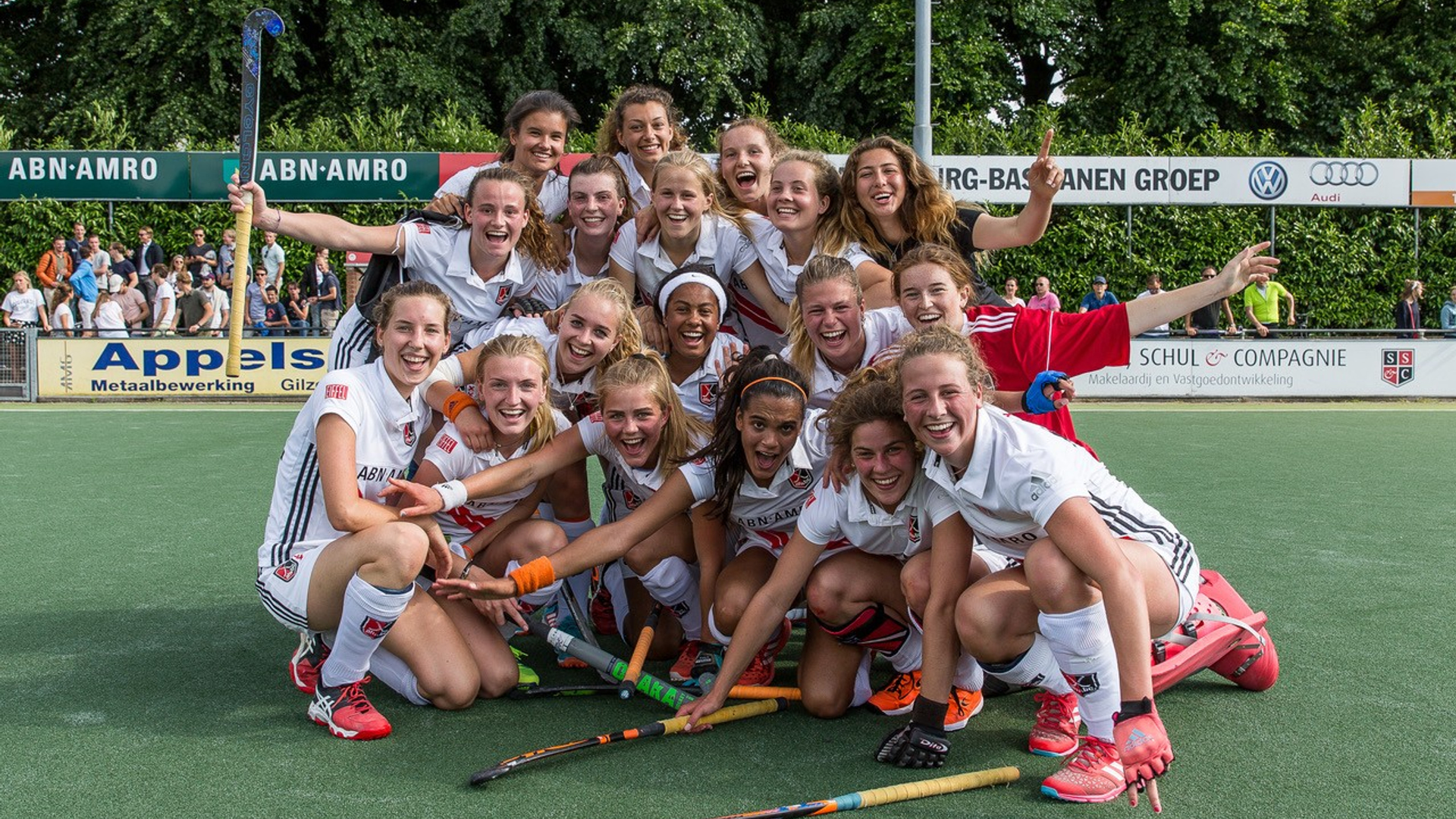1920_hockeymeisjes-credits-michaelbosboom1