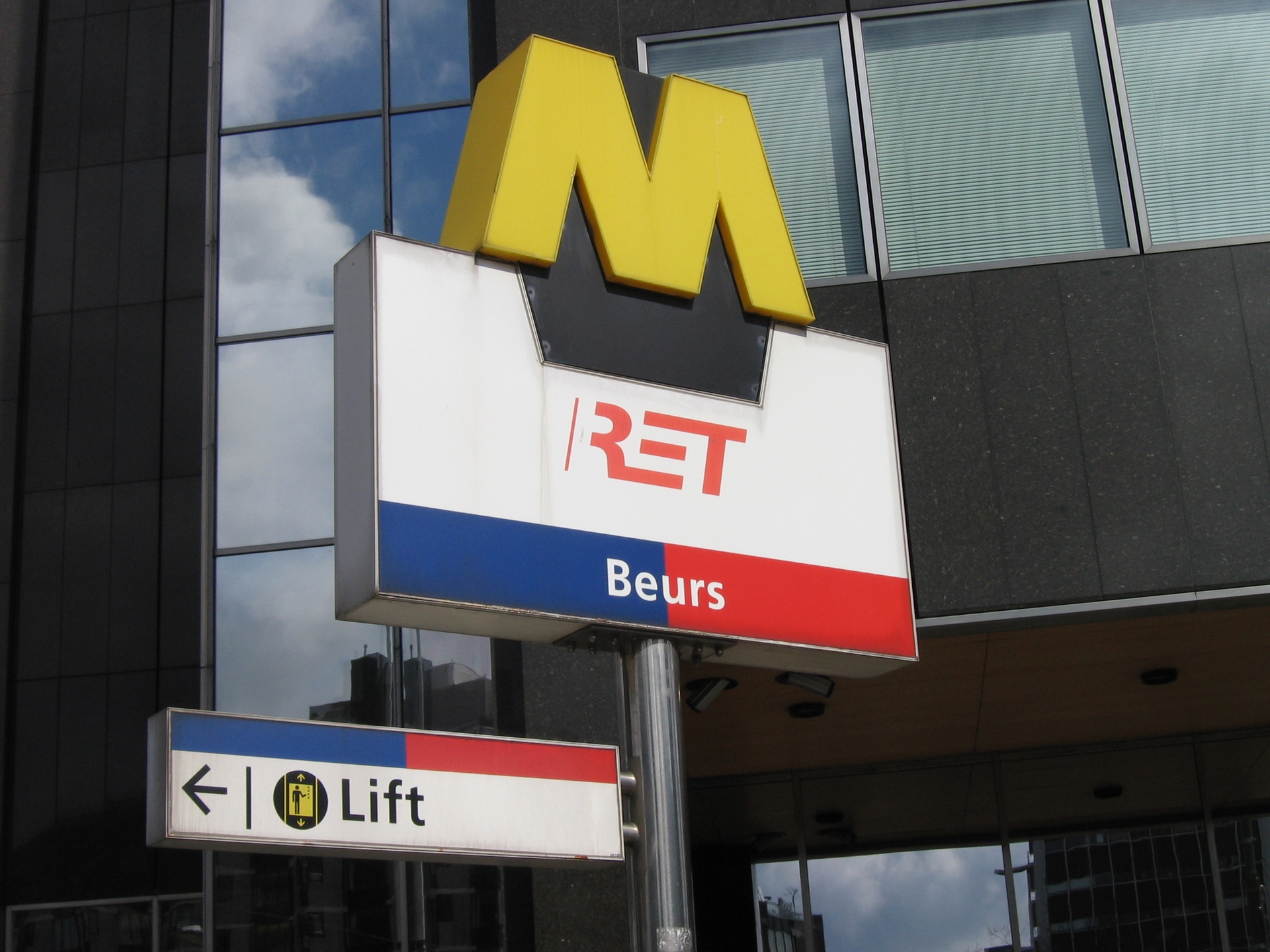 Metrostation_beurs